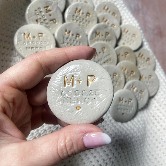 Aimants en argile personnalisés | Aimants remerciement argile | Aimant personnalisable | Magnet mariage | Cadeaux invités mariage | Gravure