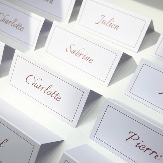Marque place personnalisé, Nom de table invité élégant, Prénoms en papier, Décoration de table mariage, baptême, anniversaire, baby shower — vue secondaire — Memerle, papeterie artisanale personnalisée