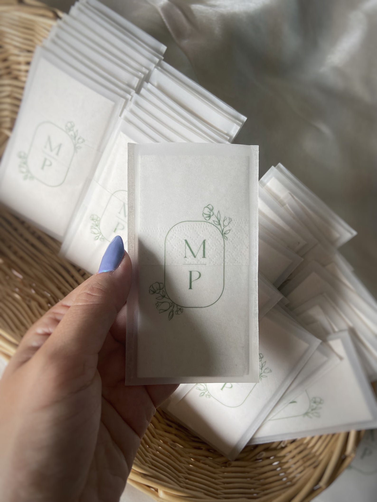 Mouchoir Mariage Larmes de Joie Personnalisé, Pochette Mouchoir Papier Étiquette, Cadeau invité mariage, Décoration Cérémonie Laïque Chic