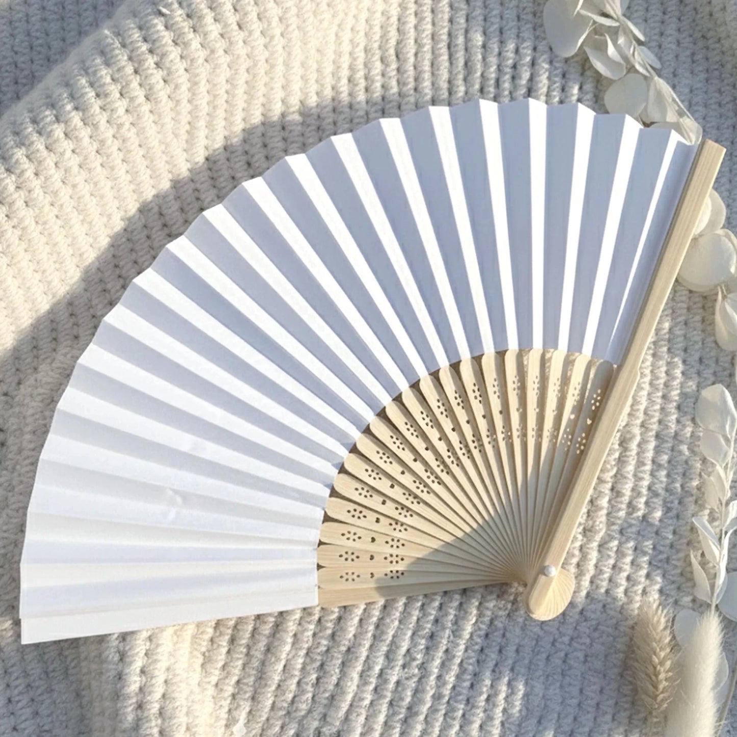Lot éventails personnalisés bois cadeau invités cérémonie — Memerle