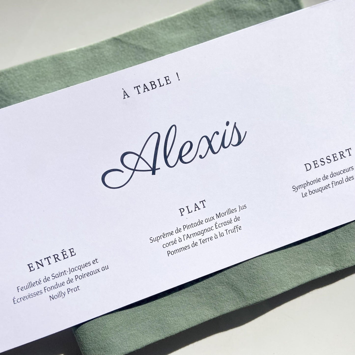 Détail impression menu mariage personnalisé police fine — Memerle